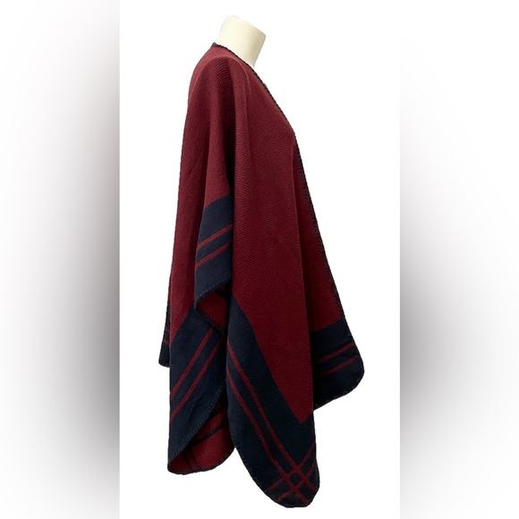Woolrich Blanket Wrap Open Poncho Women’s One Size Reversible Maroon Navy Blue - Picture 4 of 10